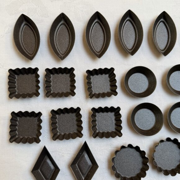 29 NonStick Tart Tin Mini Molds Assorted Shapes - Picture 3 of 5
